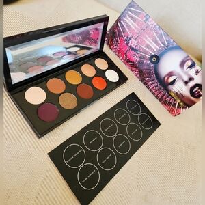 PAT McGRATH LABS Mothership V Eyeshadow Palette in Bronze Seduction.